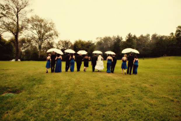 rainy day wedding at historic cedarwood